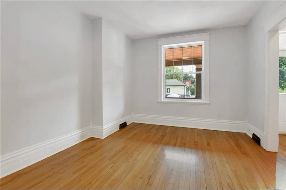 Lower apartment living room